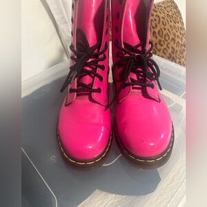 Dr. Martens Unisex-Adult 1460 Hot Pink Patent Lamper Fashion Boot